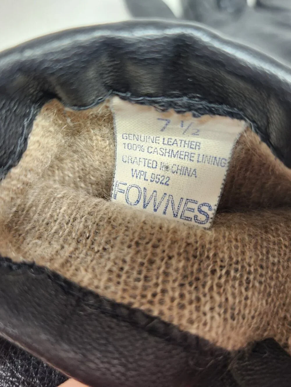 Vintage Fownes Womens 7.5 Soft Black Leather Cashmere Lining Gloves